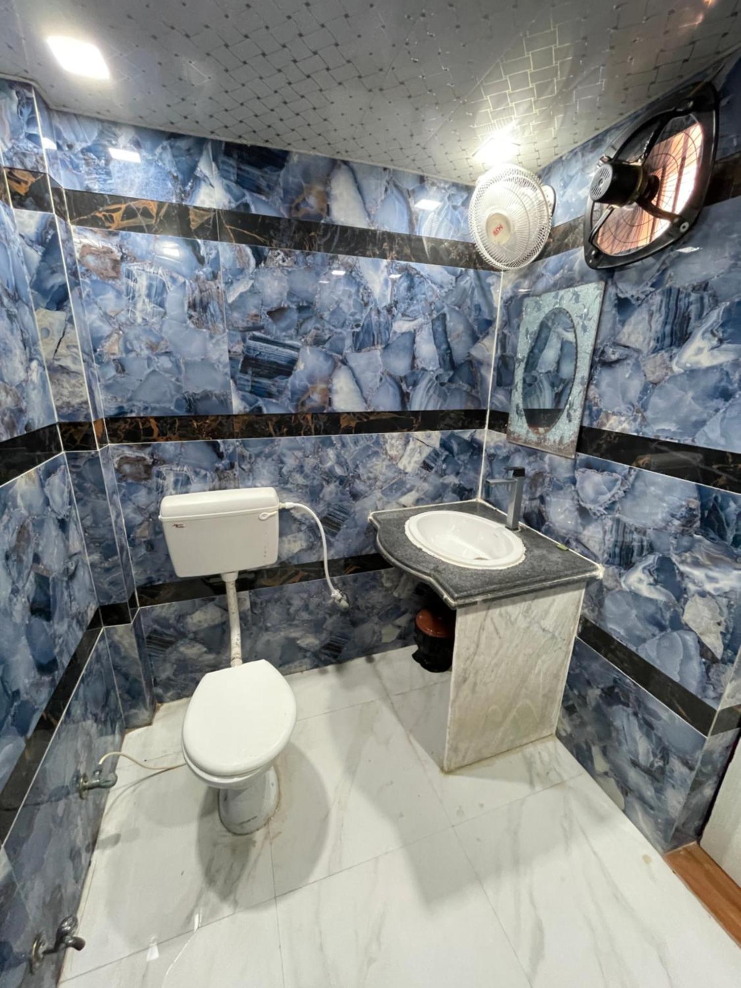 The Marigold Bliss Apartment Агра Екстериор снимка