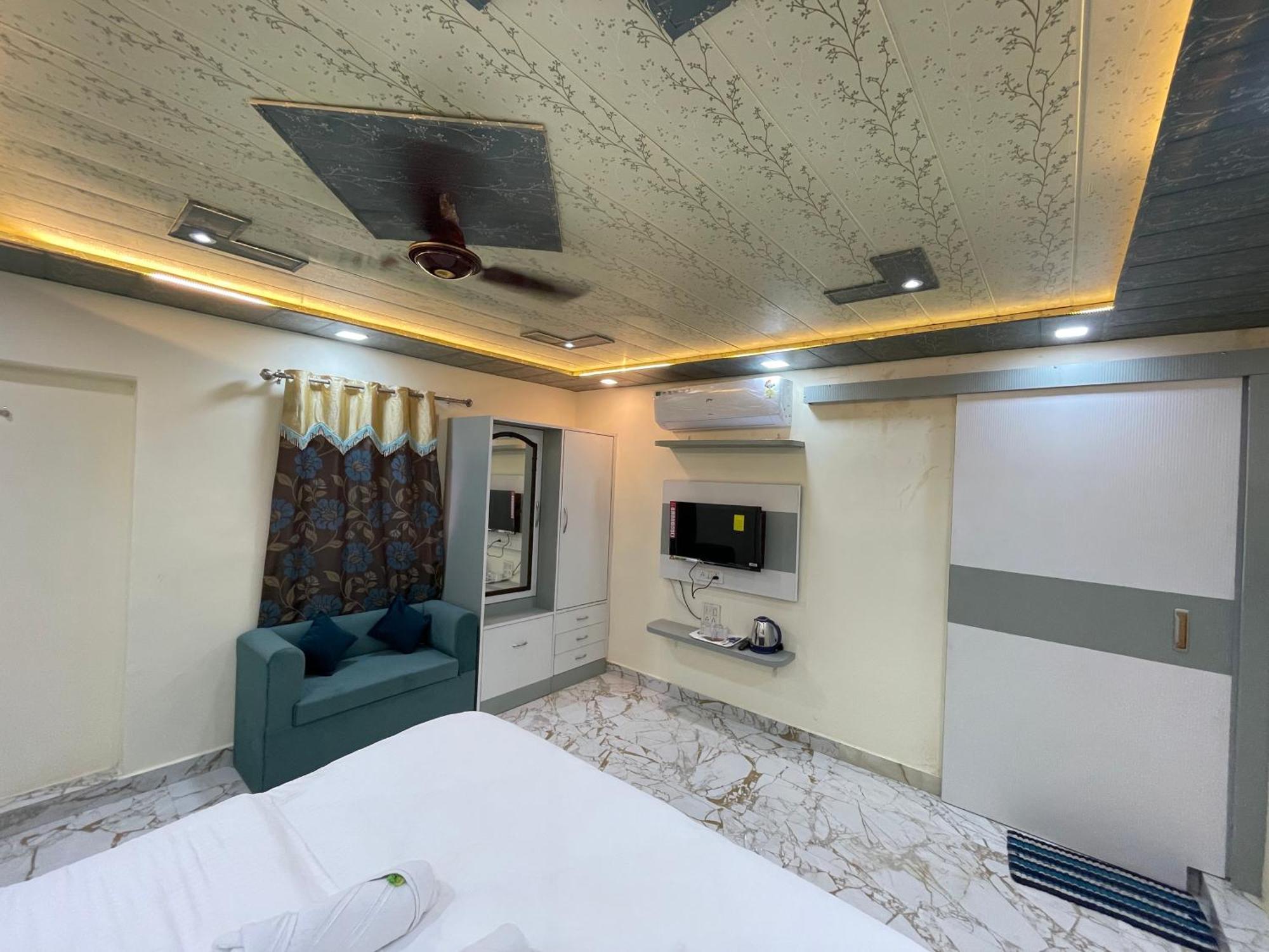 The Marigold Bliss Apartment Агра Екстериор снимка
